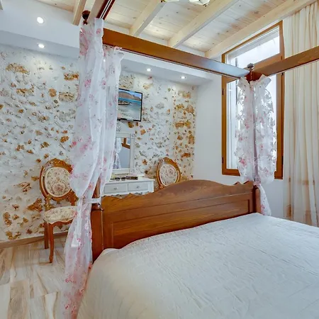 Hamam Portou شقة فندقية خانيا